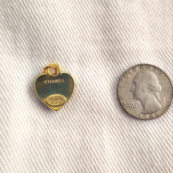 Chanel Black/Gold CC Heart Stamped Zipper Pull/14k Gold Plated Chain - Picture 5 of 5